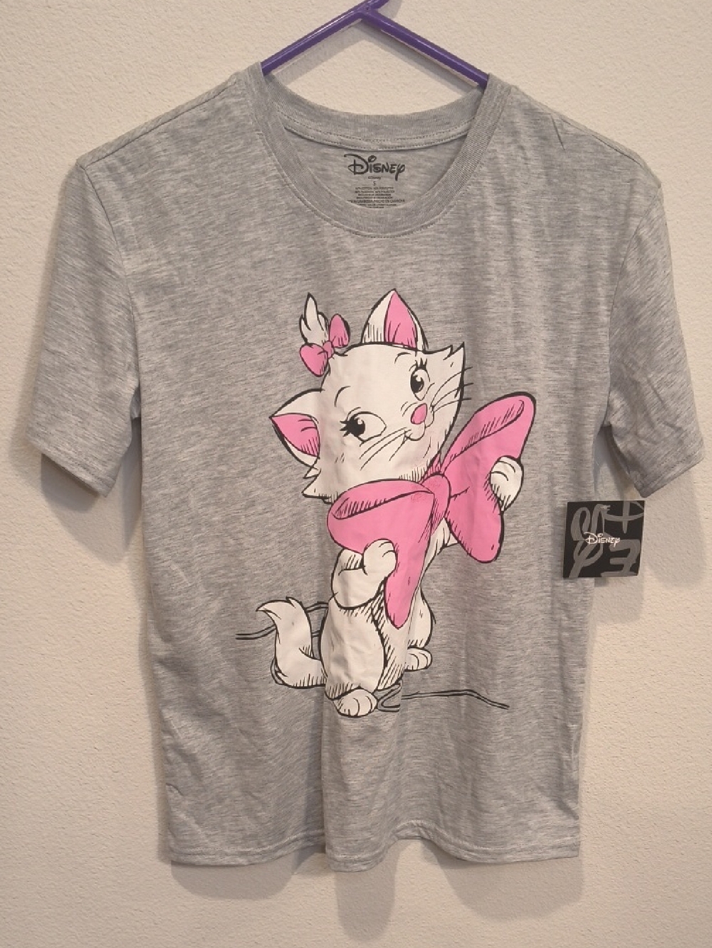 Disney Aristocrats Marie Light Gray Tee with Pink Detail Small